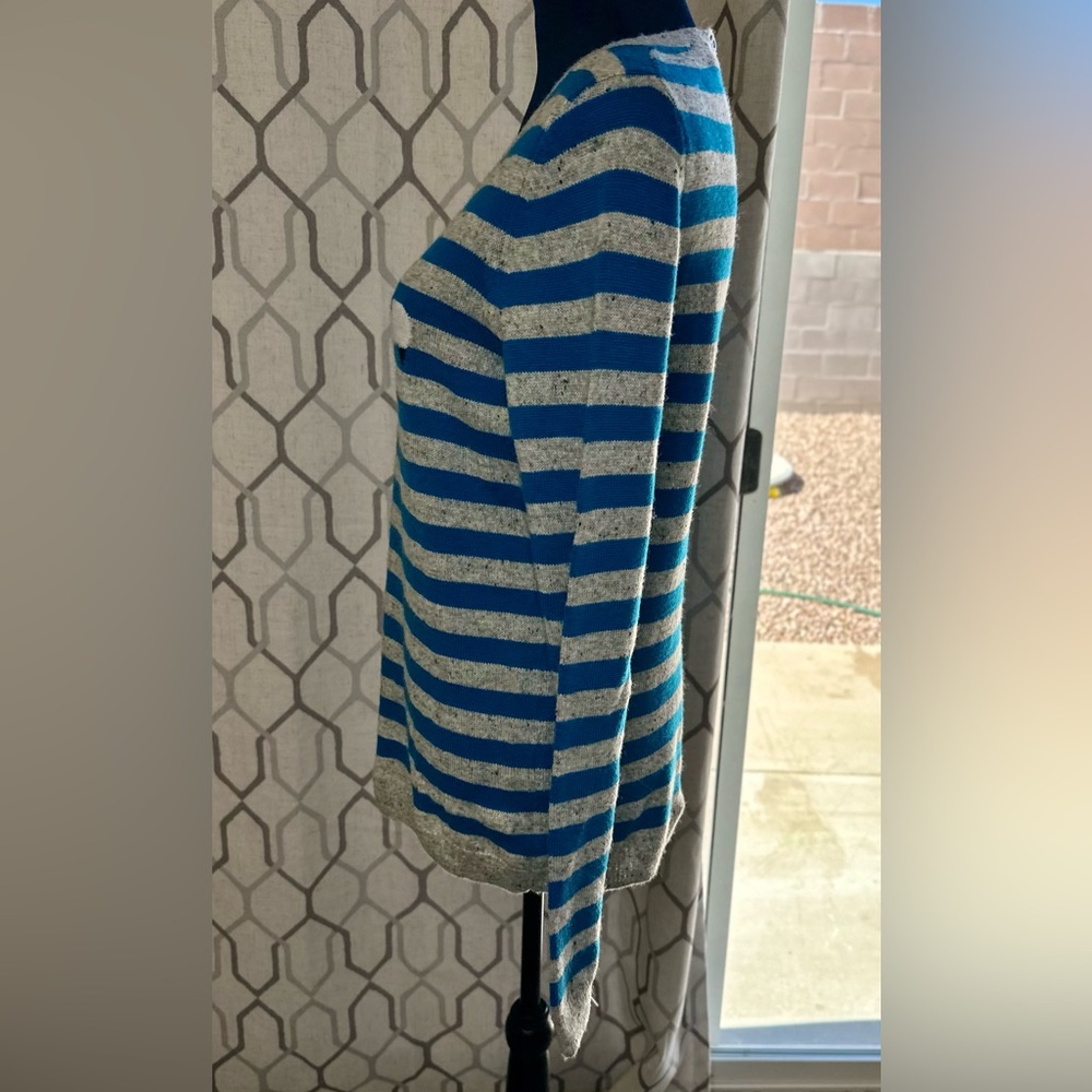 EUC Talbots Petite Grey & Blue Striped Sheep Intarsia Crew Neckline Sweater - Picture 8 of 13
